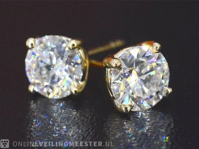 Gouden briljant oorbellen van 2.00 carat - afbeelding 1 van  10