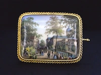 Gouden broche met een antiek schilderij - afbeelding 2 van  7