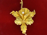 Gouden broche met parel - afbeelding 1 van  9