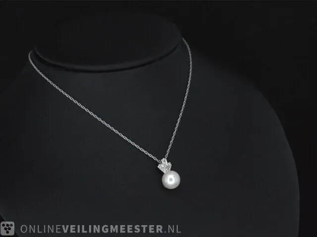 Gouden collier met diamanten en een parel - afbeelding 1 van  7