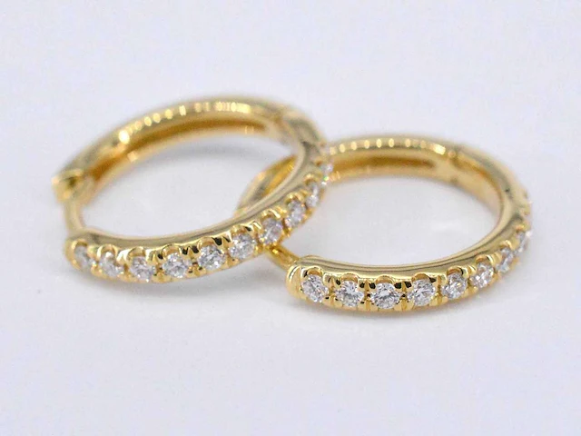 Gouden creolen diamant - afbeelding 6 van  8