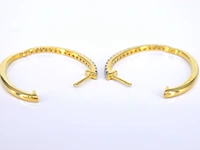 Gouden creolen oorbellen met diamanten - afbeelding 6 van  9