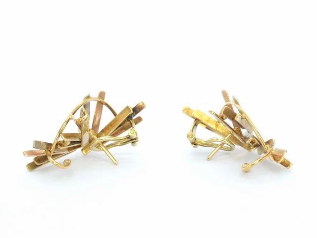 Gouden design oorbellen van anneke schat - afbeelding 8 van  12