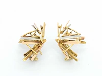 Gouden design oorbellen van anneke schat - afbeelding 12 van  12