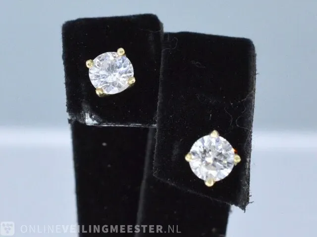 Gouden diamanten oorbellen van 1.00 carat - afbeelding 1 van  4