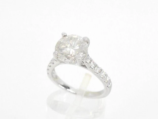 Gouden diamanten solitair ring met een grote diamant van 4.00 carat en kleine diamanten - afbeelding 4 van  9