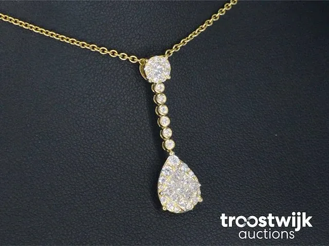 Gouden druppelvormige hanger met briljant en princess geslepen diamanten - afbeelding 3 van  6