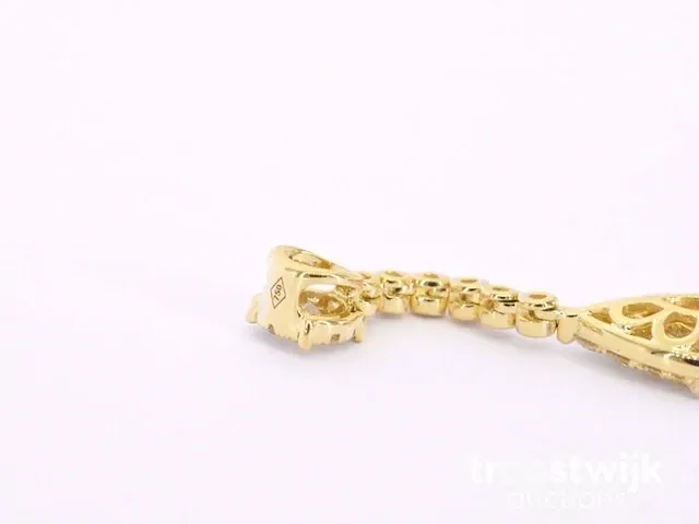 Gouden druppelvormige hanger met briljant en princess geslepen diamanten - afbeelding 6 van  6