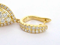 Gouden druppelvormige oorhangers met briljant geslepen diamanten - afbeelding 9 van  11