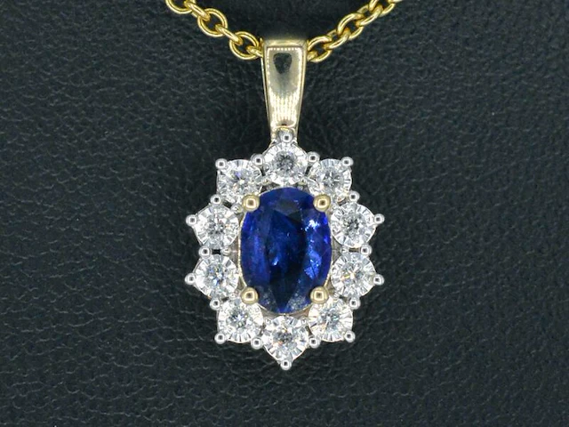 Gouden entourage hanger met diamanten en saffier, excl. ketting - afbeelding 1 van  9