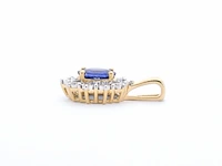 Gouden entourage hanger met diamanten en saffier, excl. ketting - afbeelding 5 van  9