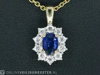 Gouden entourage hanger met diamanten en saffier - afbeelding 1 van  8