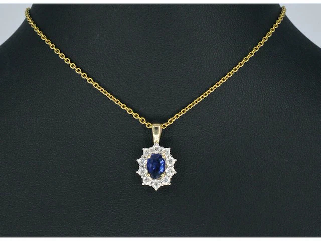 Gouden entourage hanger met diamanten en saffier - afbeelding 2 van  7