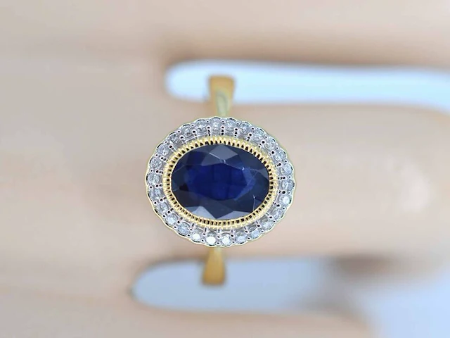 Gouden entourage ring met diamanten en saffier - afbeelding 2 van  9
