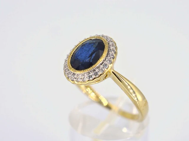 Gouden entourage ring met diamanten en saffier - afbeelding 3 van  9