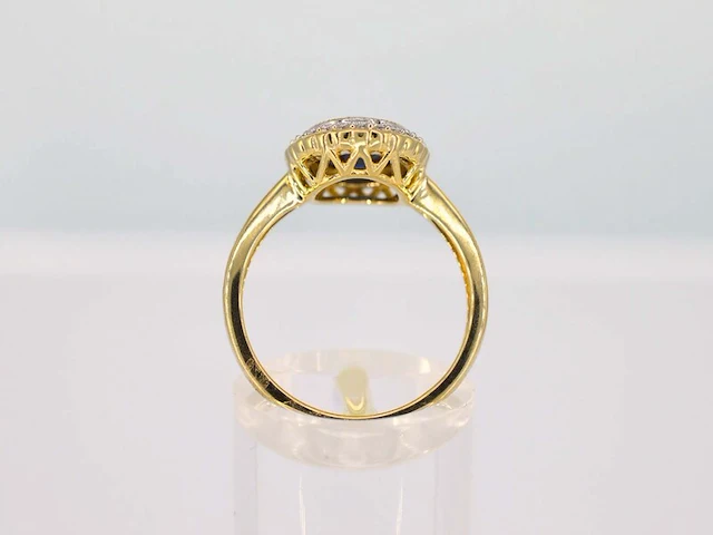Gouden entourage ring met diamanten en saffier - afbeelding 5 van  9