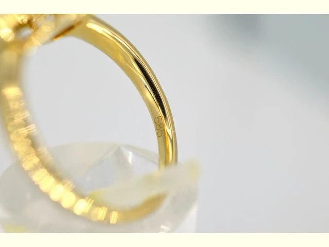 Gouden entourage ring met diamanten - afbeelding 5 van  6