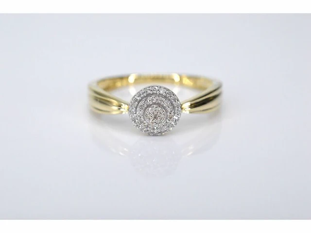Gouden entourage ring met diamanten - afbeelding 3 van  7