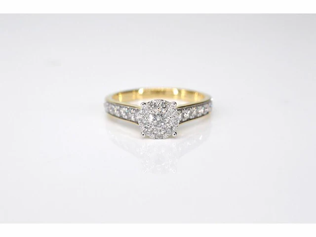 Gouden entourage ring met diamanten - afbeelding 3 van  7