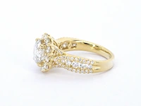 Gouden entourage ring met een 2.00 carat briljant geslepen middensteen - afbeelding 4 van  8