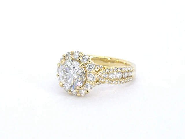 Gouden entourage ring met een 2.00 carat briljant geslepen middensteen - afbeelding 5 van  8