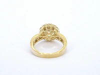 Gouden entourage ring met een 2.00 carat briljant geslepen middensteen - afbeelding 7 van  8