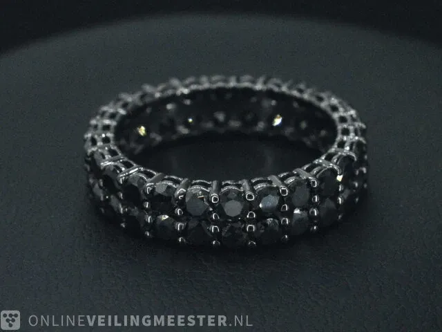 Gouden eternity ring met zwarte diamanten - afbeelding 1 van  6