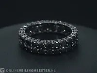 Gouden eternity ring met zwarte diamanten - afbeelding 4 van  6