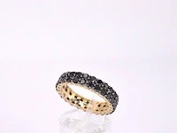 Gouden eternity ring met zwarte diamanten - afbeelding 4 van  9