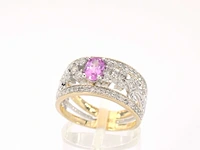 Gouden exclusieve ring vol met diamanten en een edelsteen - afbeelding 6 van  11