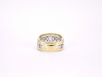 Gouden exclusieve ring vol met diamanten en een edelsteen - afbeelding 9 van  11