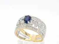 Gouden exclusieve ring vol met diamanten en een saffier - afbeelding 5 van  10
