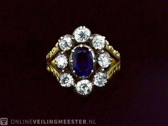 Gouden exclusieve victoriaanse ring met oud geslepen diamanten en prachtige saffier - afbeelding 2 van  7