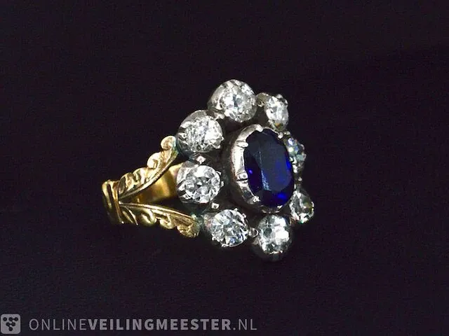 Gouden exclusieve victoriaanse ring met oud geslepen diamanten en prachtige saffier - afbeelding 4 van  7