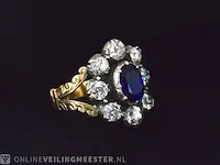 Gouden exclusieve victoriaanse ring met oud geslepen diamanten en prachtige saffier - afbeelding 4 van  7