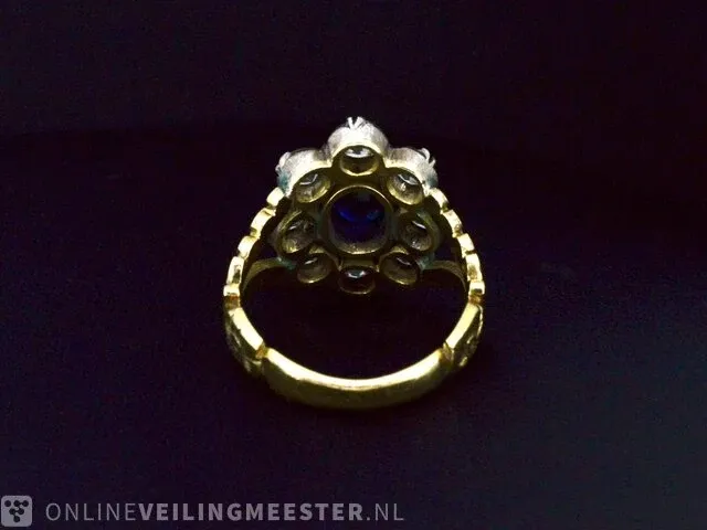 Gouden exclusieve victoriaanse ring met oud geslepen diamanten en prachtige saffier - afbeelding 5 van  7