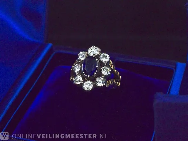 Gouden exclusieve victoriaanse ring met oud geslepen diamanten en prachtige saffier - afbeelding 6 van  7