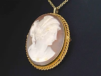 Gouden hanger met camee - afbeelding 1 van  7