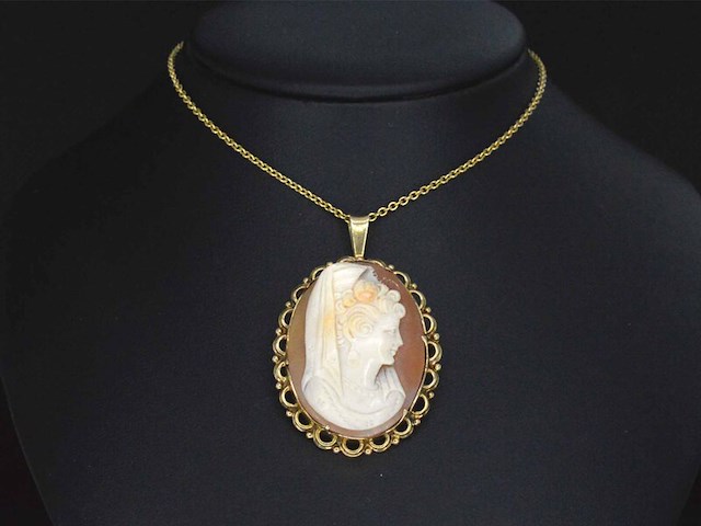 Gouden hanger met camee - afbeelding 2 van  7