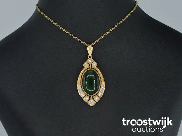 Gouden hanger met diamanten en jade - afbeelding 2 van  5