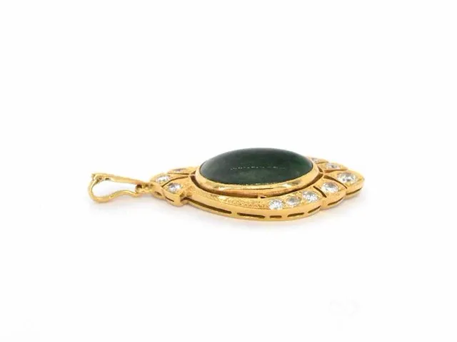 Gouden hanger met diamanten en jade - afbeelding 5 van  5