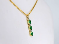 Gouden hanger met diamanten en smaragd set 2 - afbeelding 4 van  5