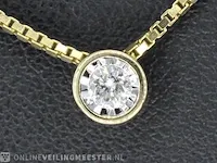 Gouden hanger met een briljant geslepen diamant - afbeelding 1 van  7