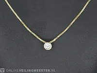 Gouden hanger met een briljant geslepen diamant - afbeelding 2 van  7