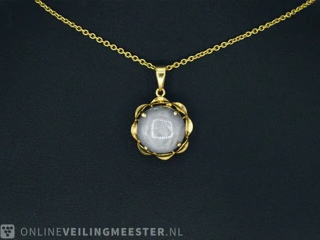 Gouden hanger met een edelsteen - afbeelding 3 van  9