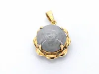 Gouden hanger met een edelsteen - afbeelding 7 van  9