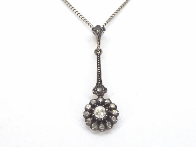Gouden hanger met natuurlijke diamanten - afbeelding 1 van  6