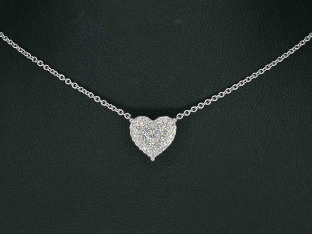 Gouden hartvormige hanger en collier vol met diamanten - afbeelding 1 van  11