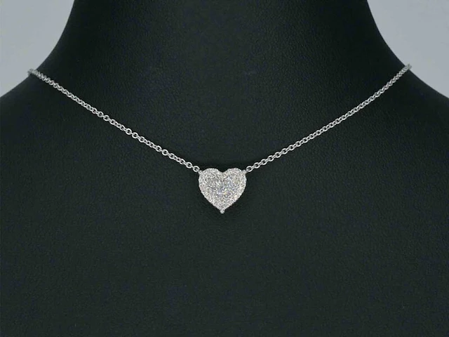 Gouden hartvormige hanger en collier vol met diamanten - afbeelding 11 van  11