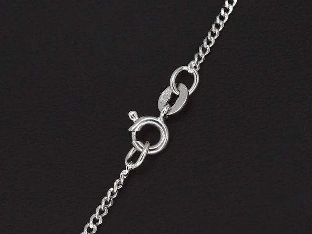 Gouden ketting met diamanten in triangel vorm - afbeelding 4 van  8